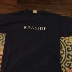 Seaside navy tee